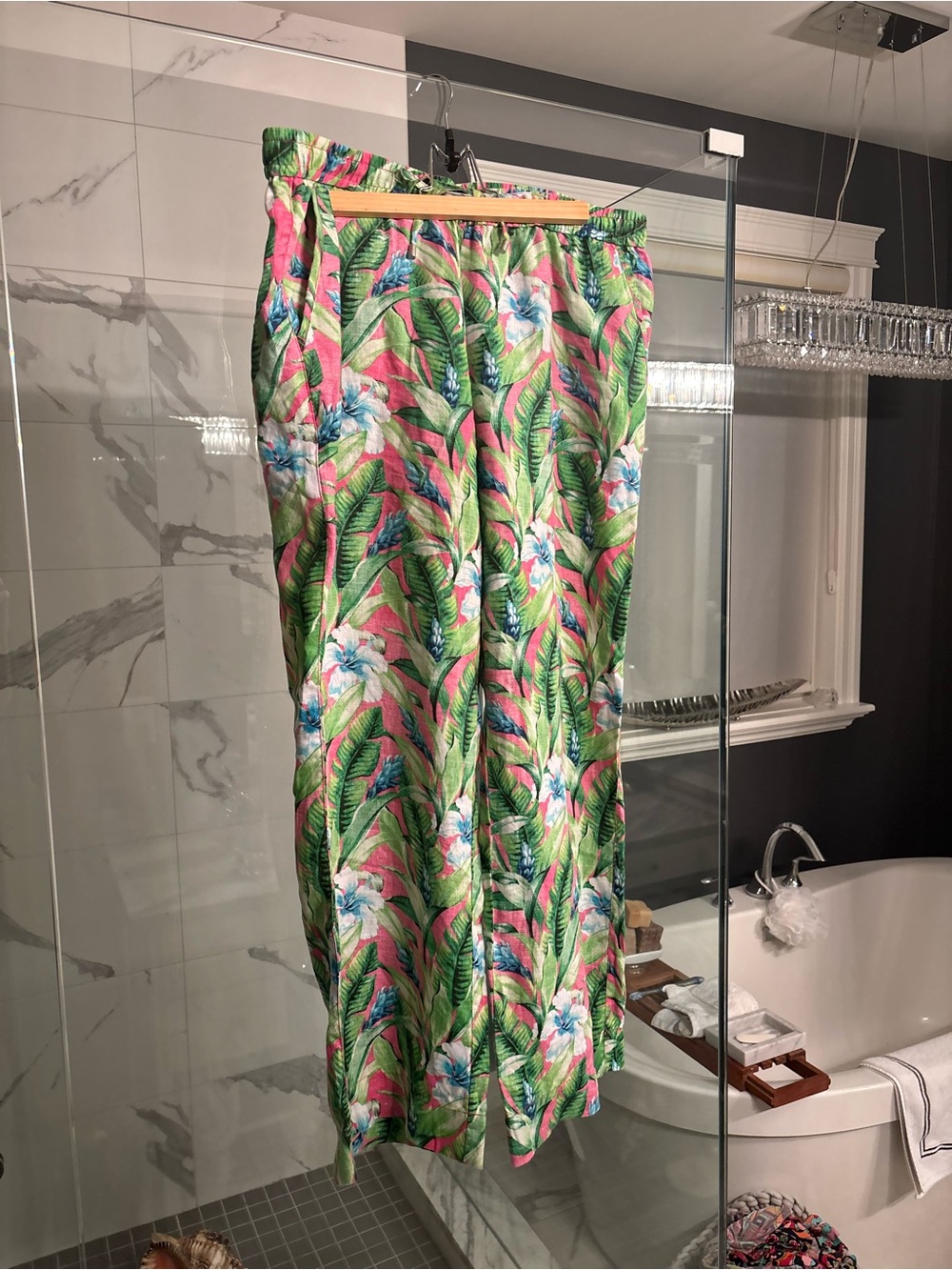 Tommy Bahama Pink Tropical Leaf Print draw string pants size large pink green